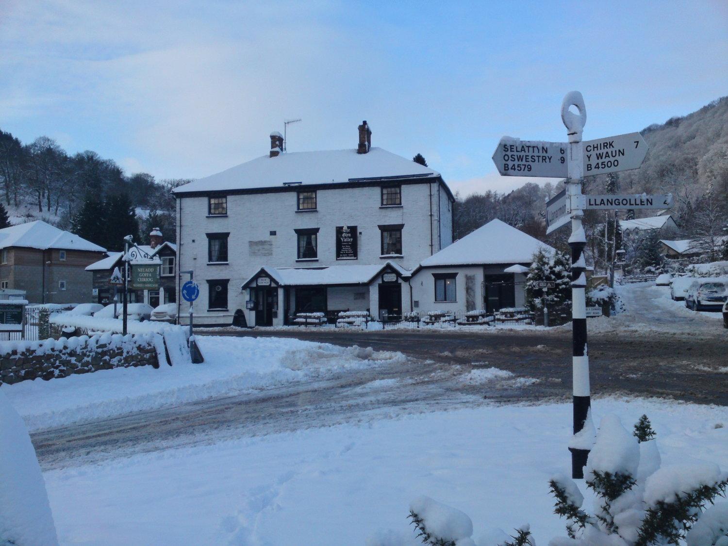 Oyo Glyn Valley Hotel Llansantffraid Llansantffraid Glyn Ceiriog Kültér fotó
