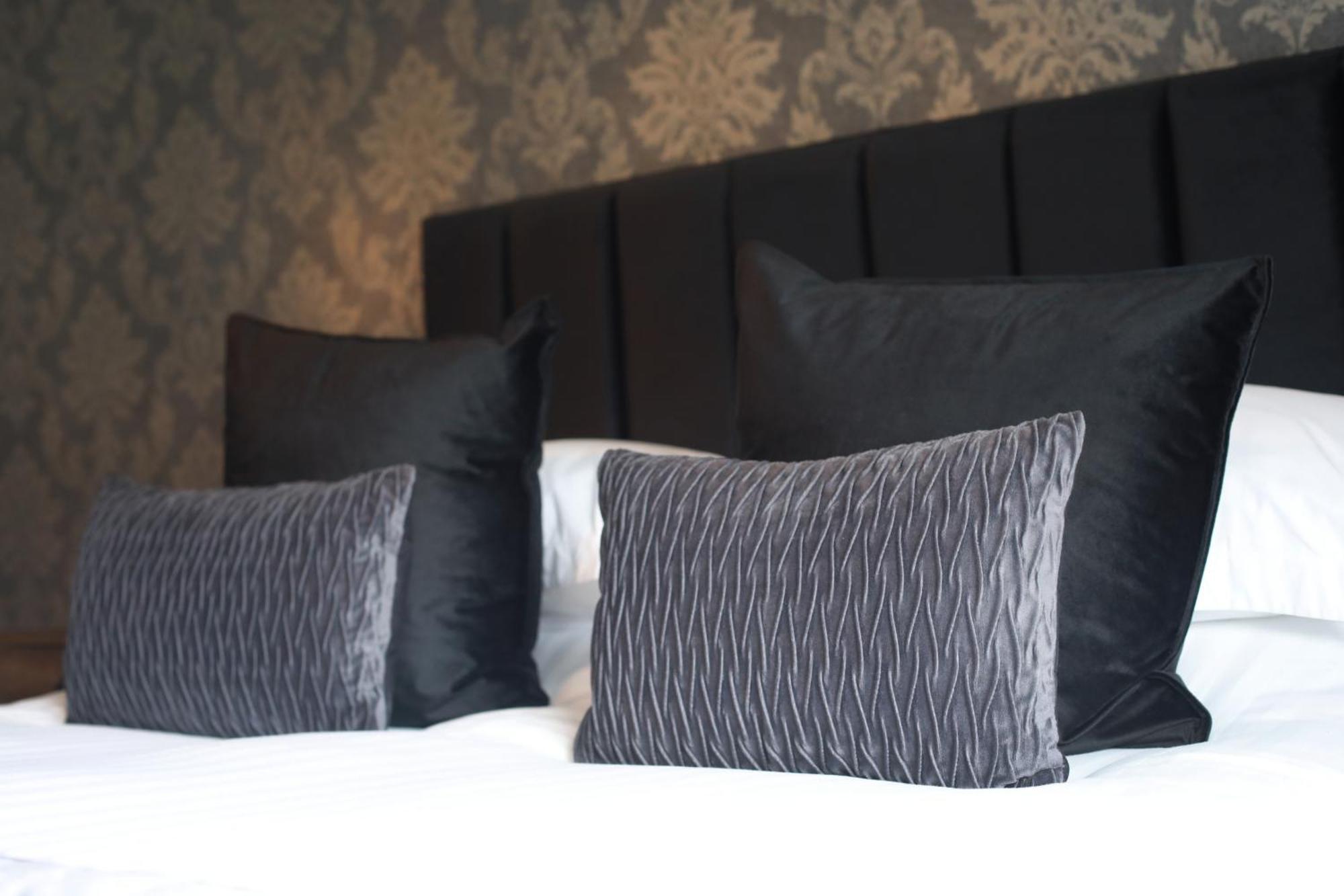Oyo Glyn Valley Hotel Llansantffraid Llansantffraid Glyn Ceiriog Kültér fotó
